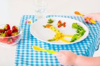 Děti někdy odmítají jíst zeleninu...protože je zelená. Jak si s tím poradit?